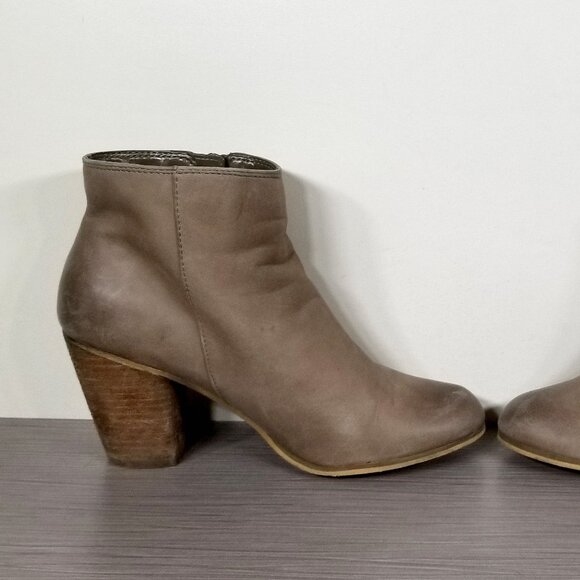 BP. Trolley Ankle Bootie, Tan Leather, Womens Size 7.5 M - Picture 6 of 12